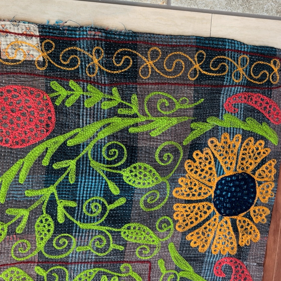 「L」大輪の花グリーン スザニ刺繍 刺子布 ソファカバー ヴィンテージ カンタキルト ラリーキルト #877
