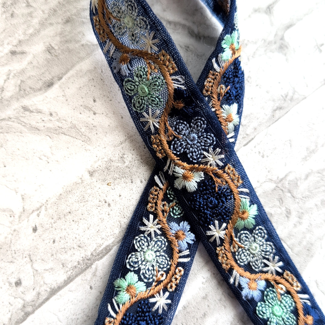 【細幅】インド刺繍リボン Handmade|手作り|インドハンドメイド素材、布小物 #9001