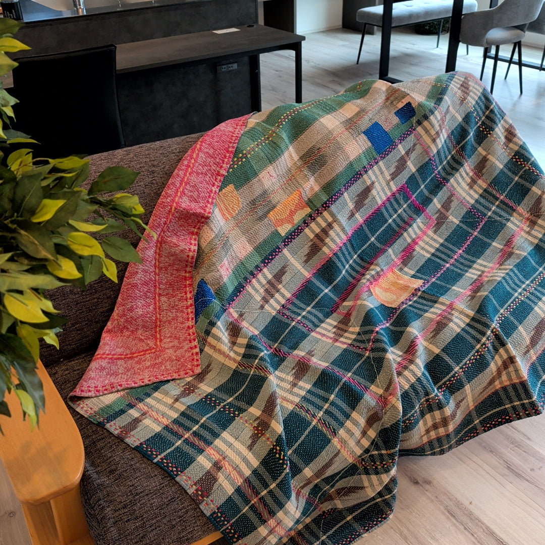 ヴィンテージカンタキルト ラリーキルト kantha ラグマット ［刺繍の庭園］#1161