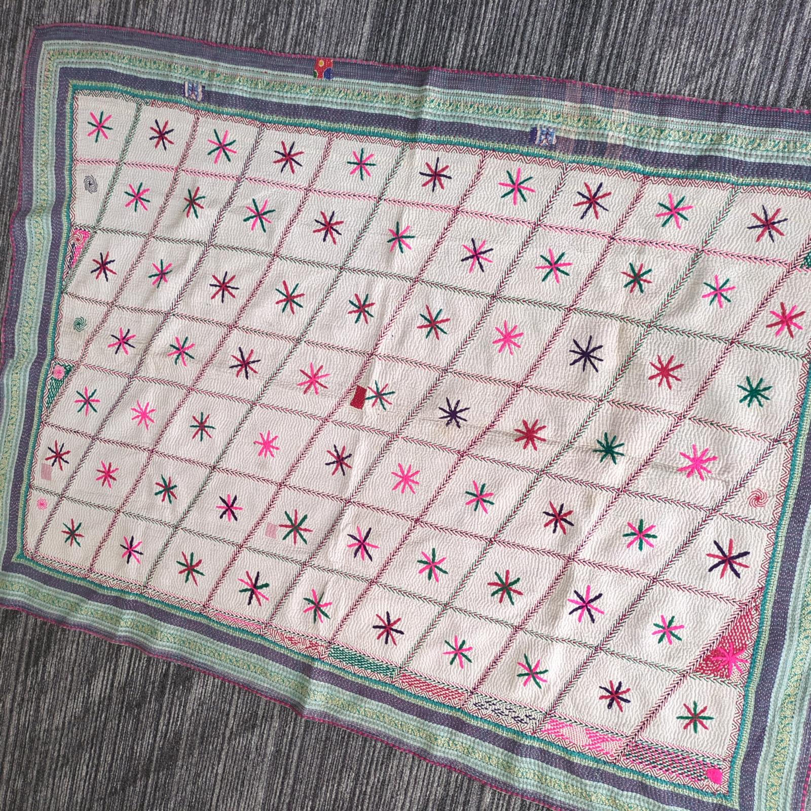 ヴィンテージ カンタキルト ラリーキルト 刺繍が可愛いカラフルお花 ソファカバー・マルチカバー #337