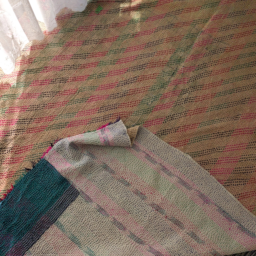 ヴィンテージカンタキルト ラリーキルト kantha ラグマット アジアンキルト　#1242