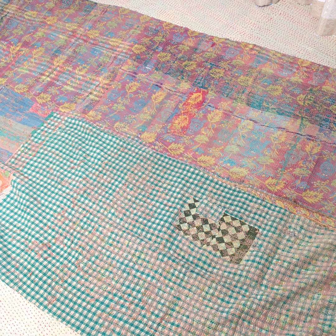 ヴィンテージカンタキルト ラリーキルト kantha ラグマット アジアンキルト　#1255
