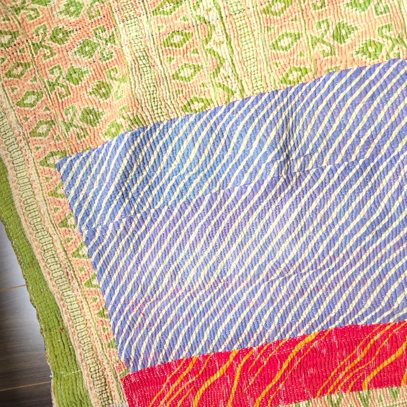 「ストライプ」　インド伝統工芸 民芸品 ヴィンテージカンタキルト ラリーキルト 刺し子布 #651