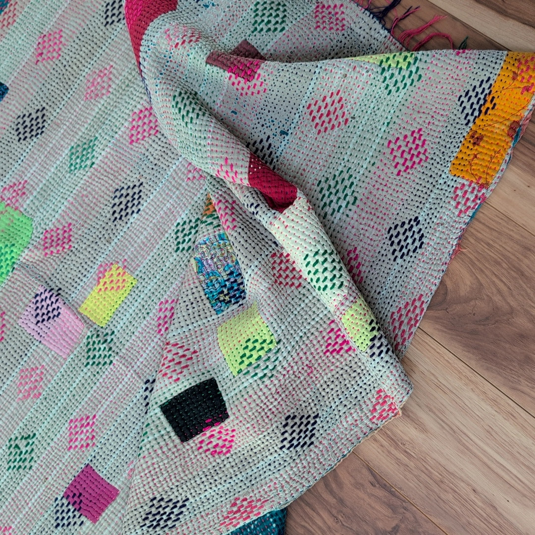「L」グリーン×マルチカラー ダイヤ刺繍ソファカバー ヴィンテージ カンタキルト ラリーキルト「オーロラ・グリーン」 #857