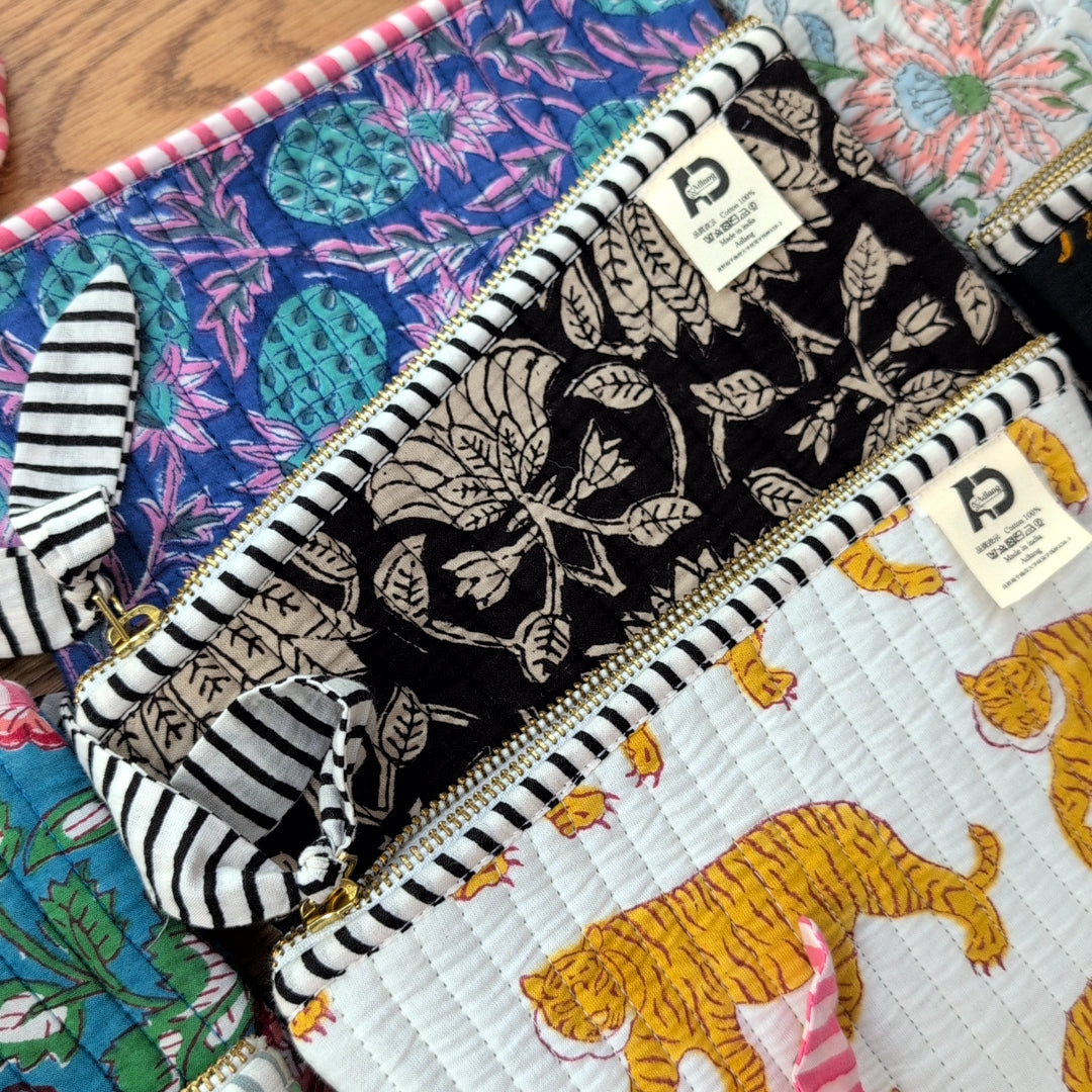 【M】手作りオリジナルフラットポーチ ハンドブロックプリント　block print インド マザーズポーチにも