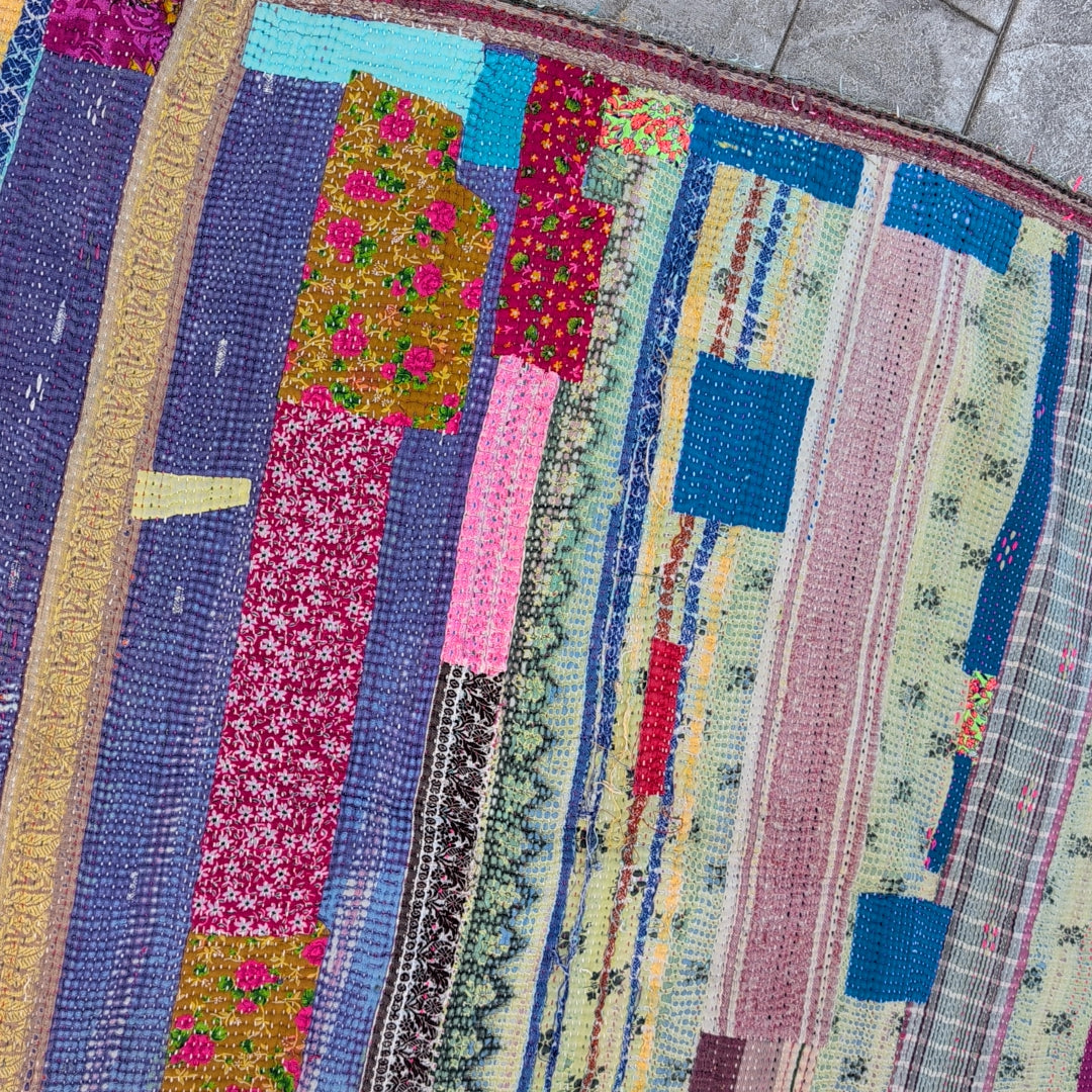 ヴィンテージカンタキルト ラリーキルト kantha ラグマット ［賑やかパレード］#1138