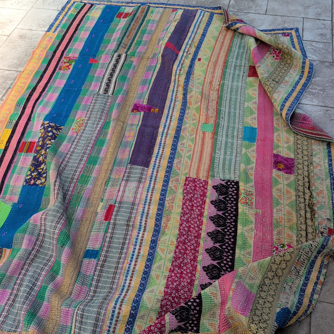 ヴィンテージカンタキルト ラリーキルト kantha ラグマット ［賑やかパレード］#1138