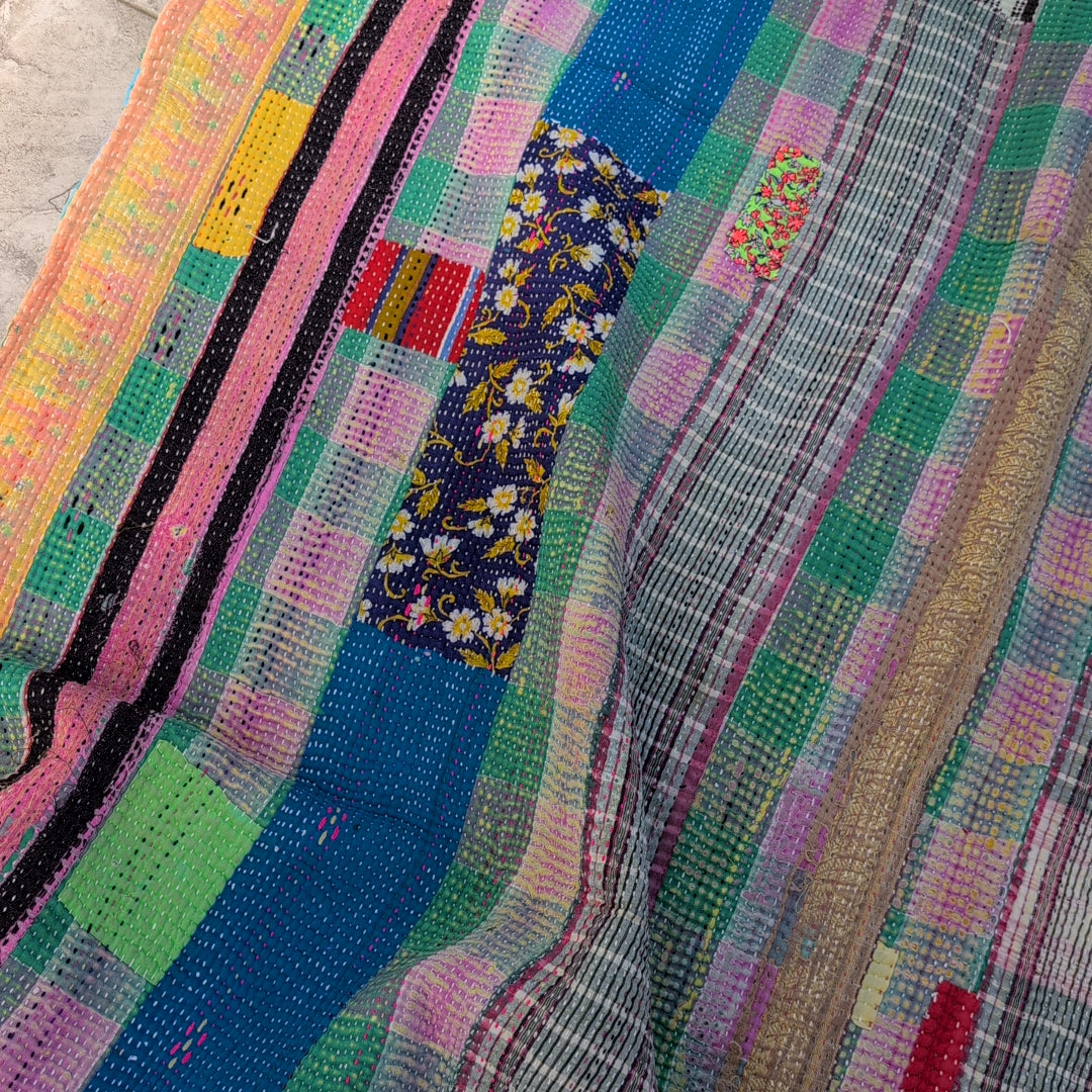 ヴィンテージカンタキルト ラリーキルト kantha ラグマット ［賑やかパレード］#1138