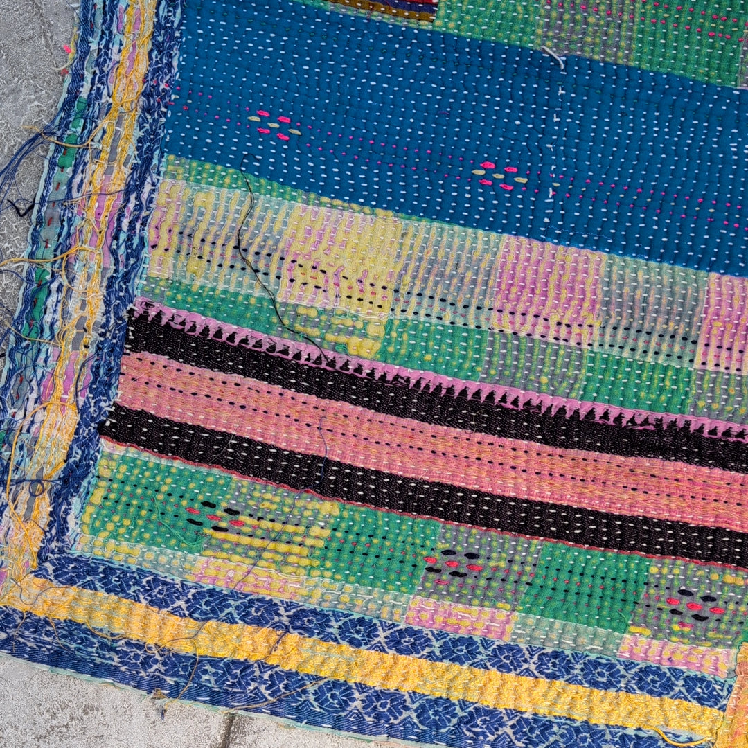 ヴィンテージカンタキルト ラリーキルト kantha ラグマット ［賑やかパレード］#1138