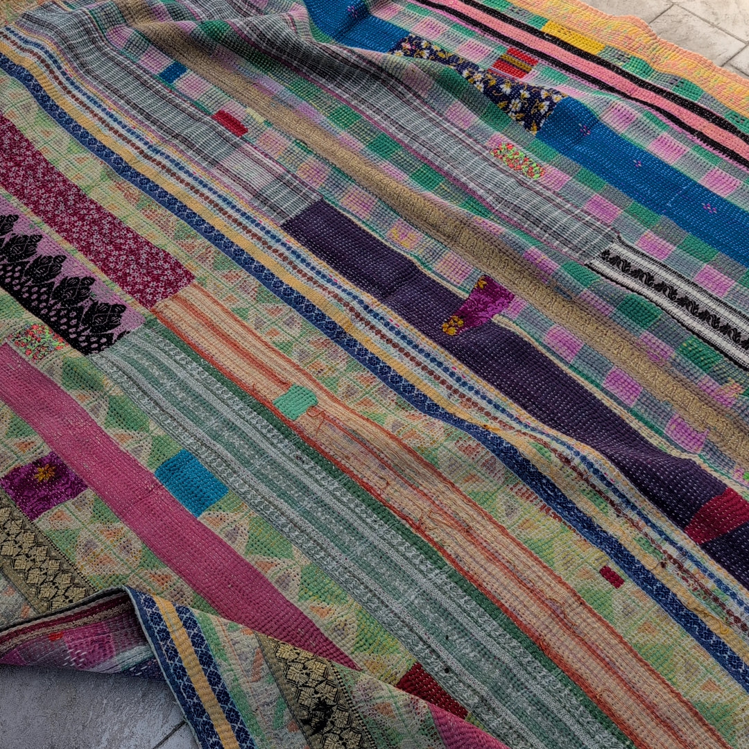 ヴィンテージカンタキルト ラリーキルト kantha ラグマット ［賑やかパレード］#1138