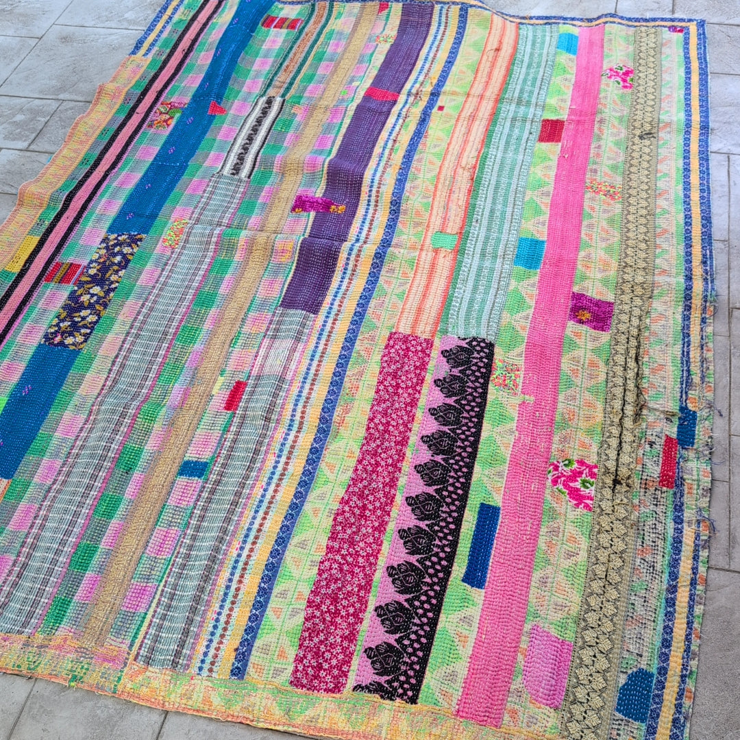 ヴィンテージカンタキルト ラリーキルト kantha ラグマット ［賑やかパレード］#1138